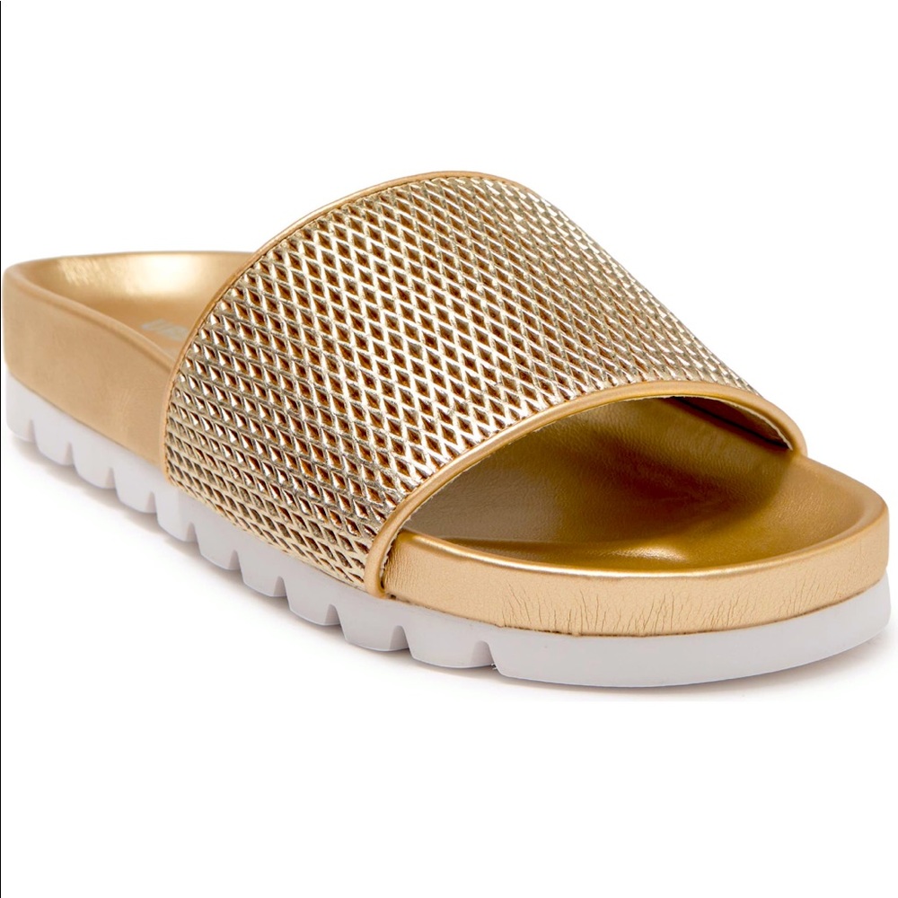 💥NWT💥 Urban Sport Textured Leather Slide Sandal